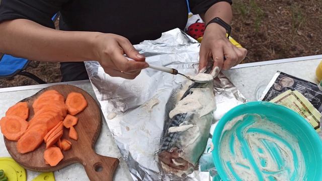 Скумбрия с овощами на костре. Готовим на природе. Очень простой рецепт!!! смотреть онлайн