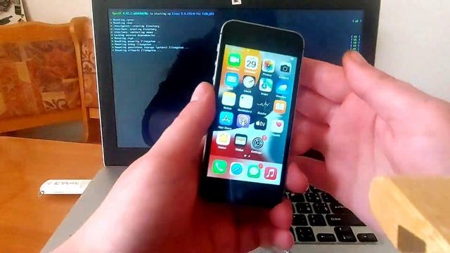 iPhone SE Jailbreak iOS 15.7.5 palera1n & Window ISO смотреть онлайн