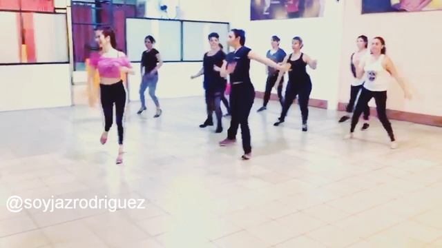 Bachata lady Style con Jazmin Rodríguez смотреть онлайн