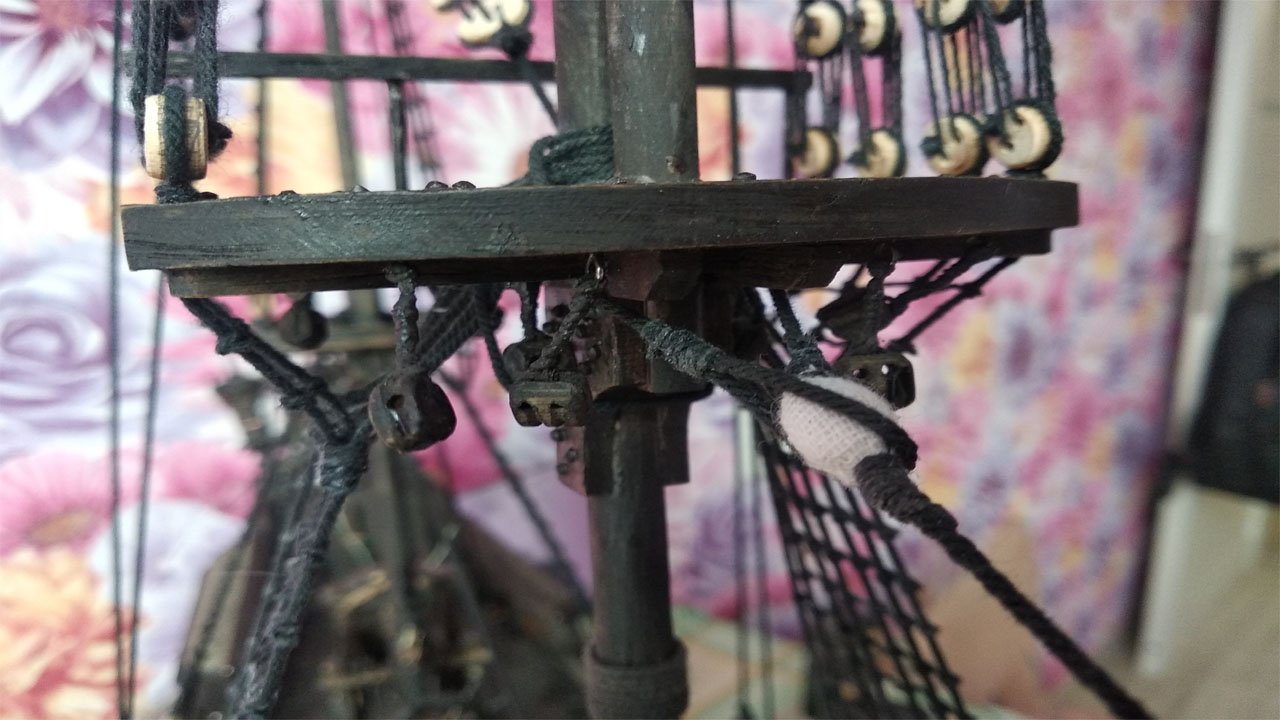 № 88 Сборка модели корабля черная жемчужина. Грота-штаг на топе мачты и изготовление мусинга. смотреть онлайн