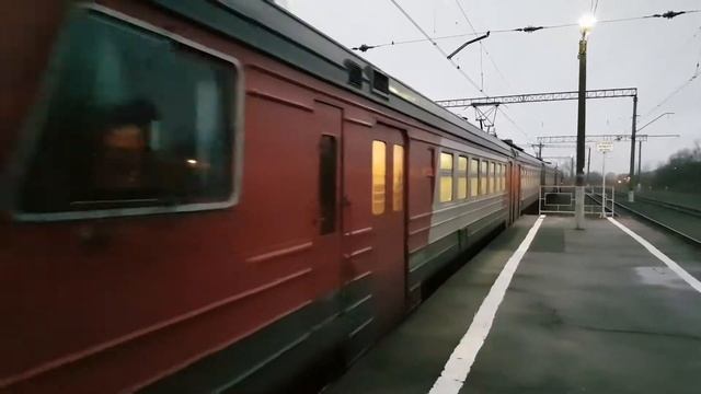 ЭД4М-0137 (Сухиничи-Калуга) на ст. Азарово