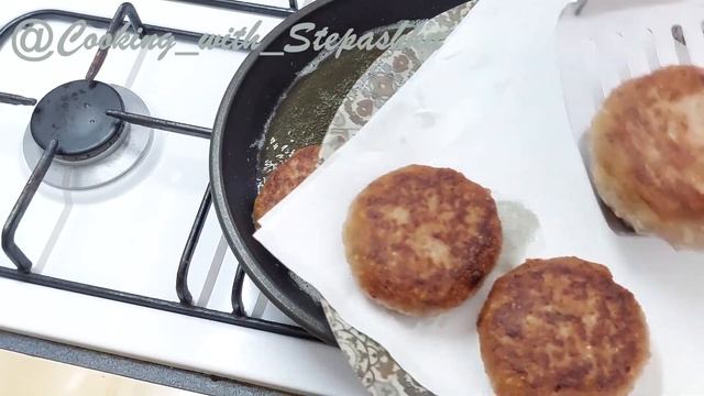 "Сочные и нежные котлеты с картошкой: Рецепт для настоящего гурмана!" смотреть онлайн