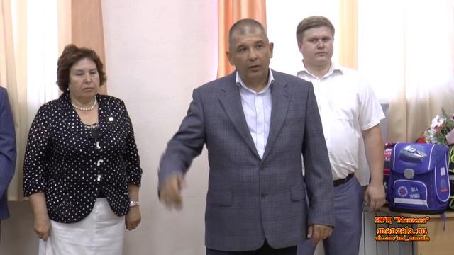 Первая линейка в Мензелинске традиционно прошла в специальной школе интернате VIII типа смотреть онлайн