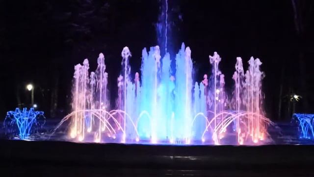 Прогулка по парку "Швейцария" в Нижнем Новгороде. смотреть онлайн