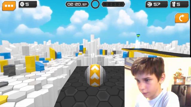 Серега играет в GyroSphere.