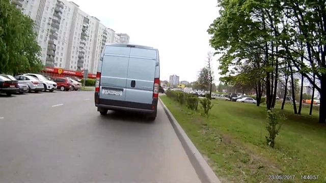 х978ко 777 водитель прижимает велосипедиста смотреть онлайн