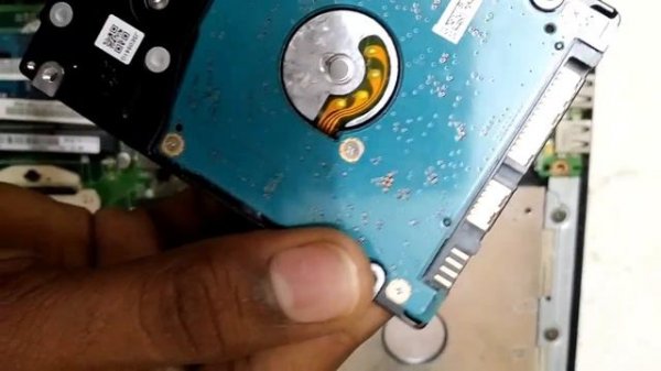 How to fix check cable connection! no bootable device detected