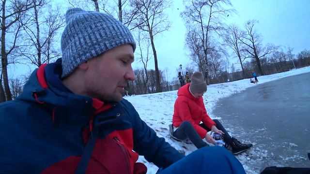 Катались на пруду в оттепель приехали МЧС смотреть онлайн