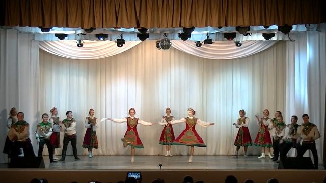 Ансамбль народных танцев "Гармония" Руководитель Николай Васильевич Курбатов. "Душа танца". смотреть онлайн