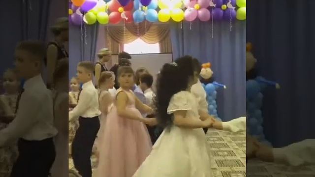 Выпускной вечер в подготовительной группе "Гуси-лебеди" смотреть онлайн