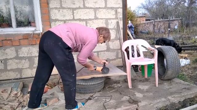 #ЕЙСК, #ДАЧИ ?. Андрей прикрепил полку и вешалку. Сделала себе стол. Картина на стене. Мои питомцы! смотреть онлайн