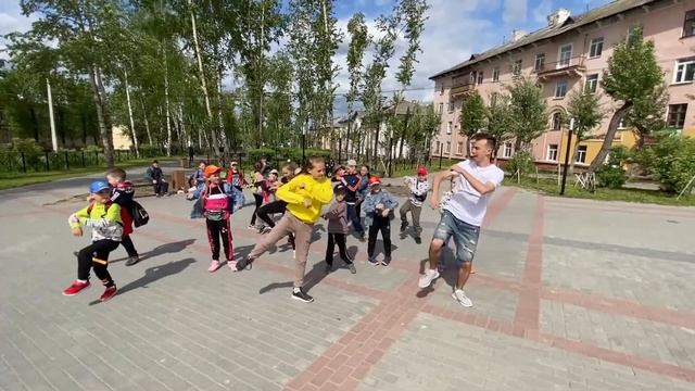 Обучение Флешмоб Бруно Марс 24k Magic смотреть онлайн