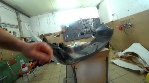 Восстановить бампер своими руками (наростили кусок бампера) и подготовили под покраску Mazda 626.