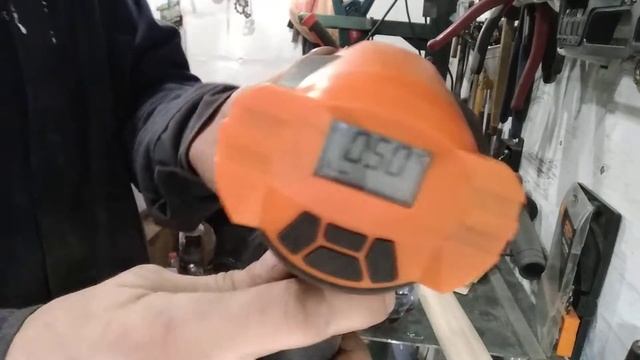 обработка топорища. старый топор, охотничий. реставрация, реконструкция продолжение ... смотреть онлайн
