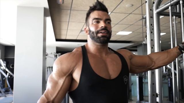 Sergi Constance Rutina de Basicos de espalda V-ROD - Back Workout смотреть онлайн
