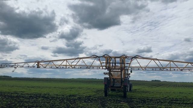 Люди в восторге от работы Титана! Опрыскиватель производства РостЛайн Агросервис смотреть онлайн