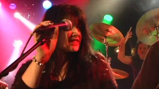 Liquid Courage and Blackie performing "Close My Eyes Forever" written by Lita Ford and Ozzy Osbourn смотреть онлайн