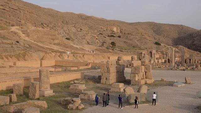 Удивительные места 4K. Древняя Персия. Персеполис, Пасаргады и Накш-э-Рустам, Иран. смотреть онлайн