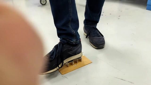 Как склеить алюминий Loctite 4070. смотреть онлайн