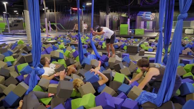 King of the Rock Wall! | Ninja Warrior Challenge смотреть онлайн
