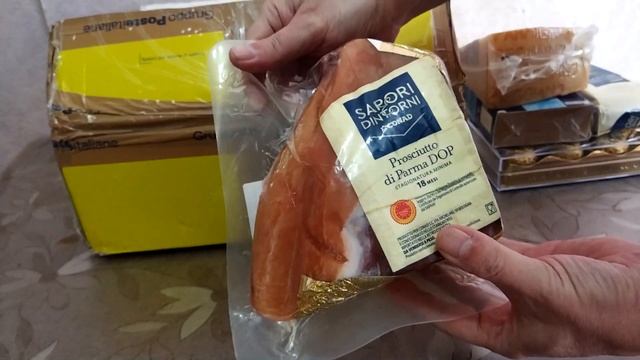 Подарок из Италии. Распаковка посылки / Regalo dall'Italia. Disimballaggio del pacco смотреть онлайн