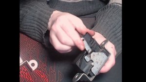 Разбор замка багажника моего Гольфа 5, пока не играю на арте  #golf5 #гольф5 #vw