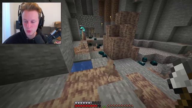 I Added The Sculk Horde Mod To His Hardcore World...