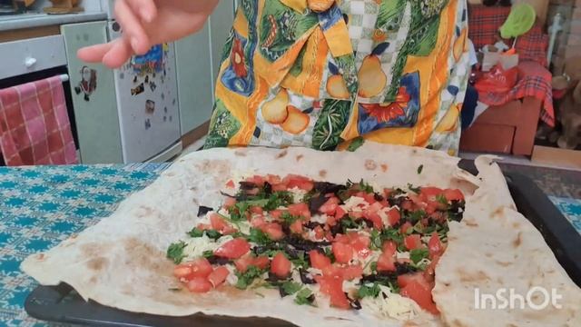 Армянский лаваш с ?? / Lavash with cheese, tomato and green #lavash смотреть онлайн
