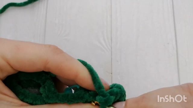 Игрушки из плюшевой пряжи. Соединение двух ножек. Как соединить ножки с телом. смотреть онлайн