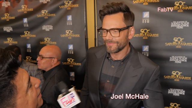 Joel McHale host of The Saturn Awards 2022 cracks us up!!! смотреть онлайн