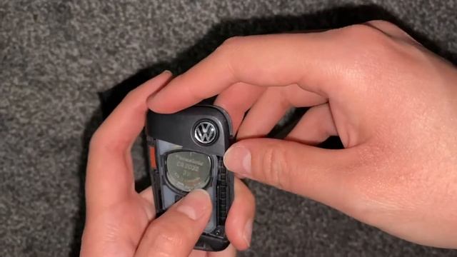 Como remplazar la batería del control de tu Volkswagen Atlas/Teramont 2018 SIN USAR HERRAMIENTAS смотреть онлайн