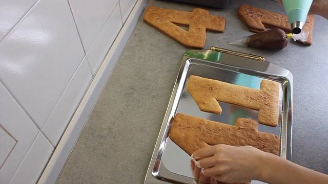 Декор тортов для мужчины / Торт "Цифра" / Медовик шоколадный / Декор усы смотреть онлайн