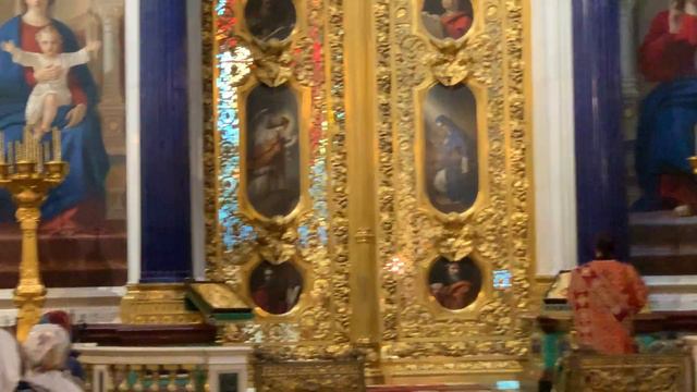 Choir during mass in St Isaac's Cathedral in St Petersburg, July 6, 2019 смотреть онлайн