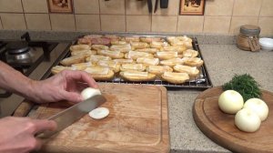 Потрясающий картофель запечённый с салом и луком