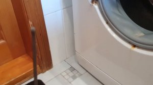 Как снимать дверцу на стиральной машинке  BOSСH MAXX | Ремонт техники