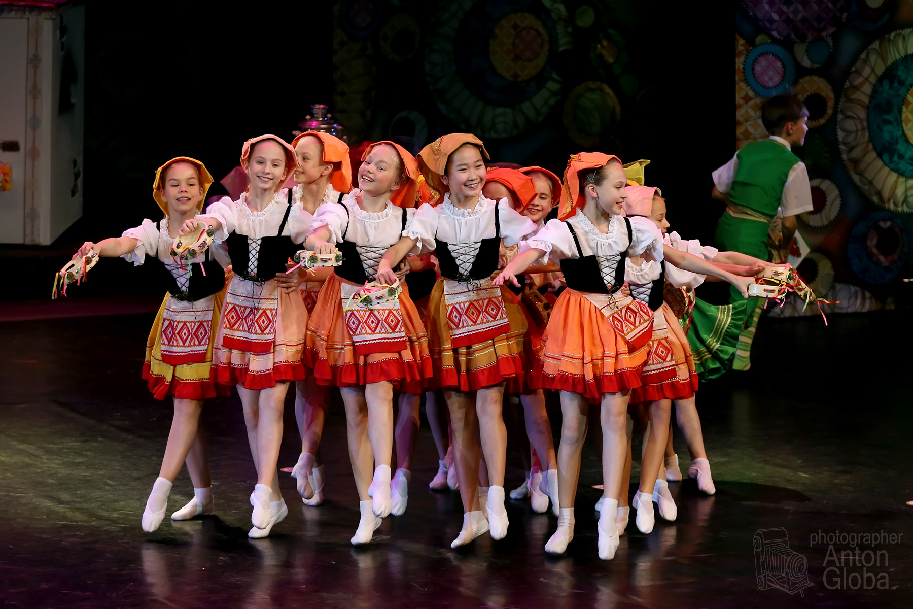 FOLK без границ, Тарантелла, Ансамбль Локтева, FOLK WITHOUT BORDERS, Tarantella, Loktev Ensemble смотреть онлайн