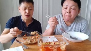 У НЕГО ДВЕ ЖЕНЫ ОДНУ НЕ КОРМИТ ОНА ОРЕТ Шиндр Мындр @ShindrMindr_Official