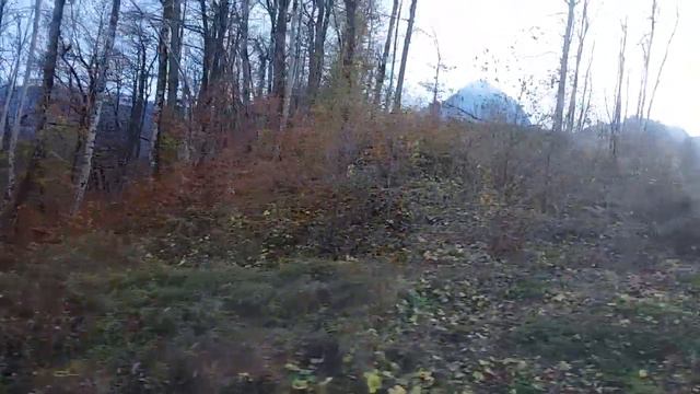 Вид с самой высокой точки 2200м после поднятия по канатной дороге. смотреть онлайн