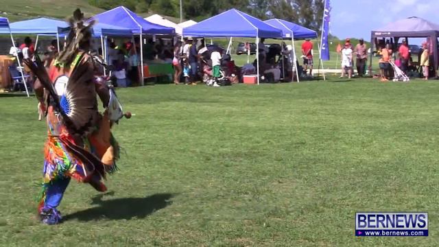 Dancer At Bermuda Pow Wow, June 22 2013 смотреть онлайн