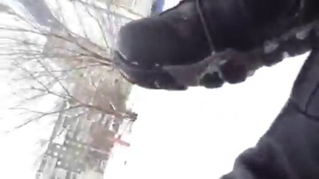 Киря катается на санках с горки 13.01.13 смотреть онлайн