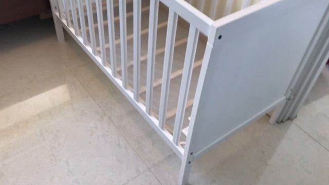Changing Bed Height on an IKEA SUNDVIK Crib - Demonstration and Review - Clueless Dad смотреть онлайн