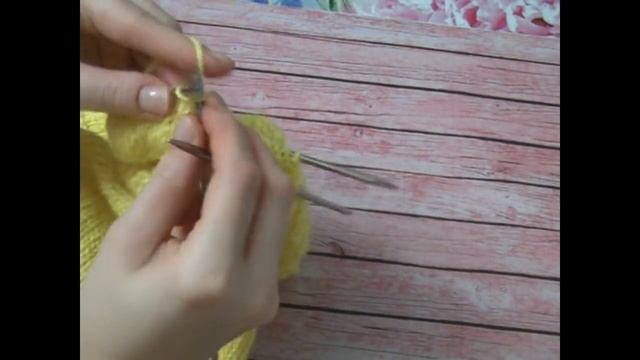 Мастер класс по вязанию детского платья спицами с ажурной кокеткой Часть 2 смотреть онлайн