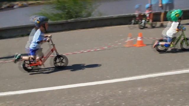 Первая Беговелогонка Омск-2017год смотреть онлайн