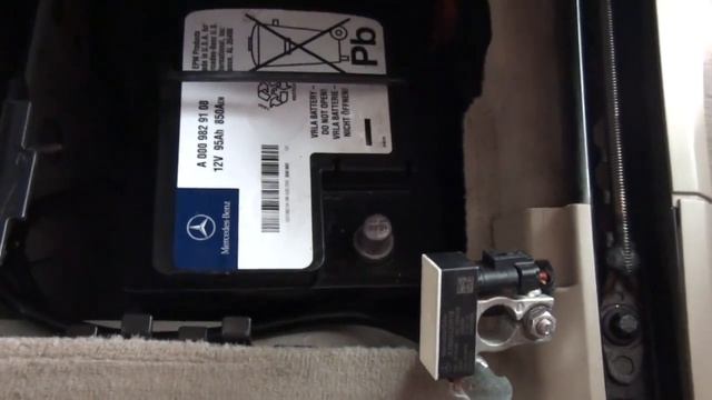 Mercedes ML 350 W166 Battery Replacement смотреть онлайн