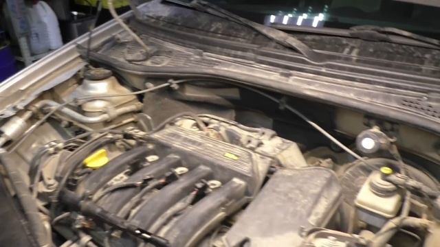 Рено Сандеро 1.6 16 клапанный - ехал ехал и заглох смотреть онлайн
