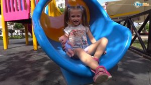 Влог Ярослава на прогулке с Куклой - Детской Площадка и Парк Матрешек Анталия