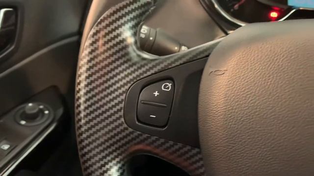 Renault Captur 0,9 TCe Xmod смотреть онлайн