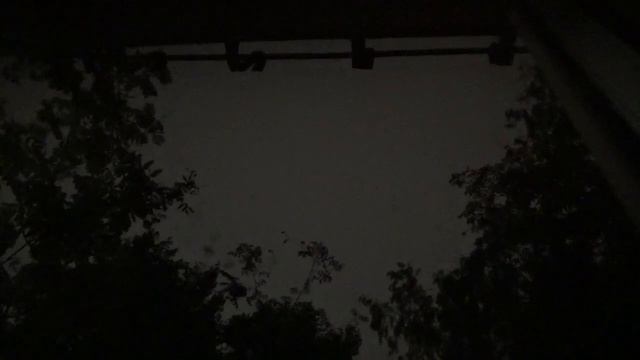 Она сорвала мне сон! Интенсивная ночная гроза в Питере 31 августа 2023. смотреть онлайн