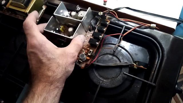 Sharp GF-909. Начало апгрейда. окрашен корпус. Сделаны белые динамики смотреть онлайн
