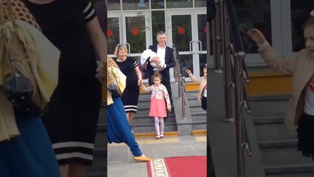 Выписка из роддома. Перинатальный центр. г. Краснодар 18.04.17 смотреть онлайн